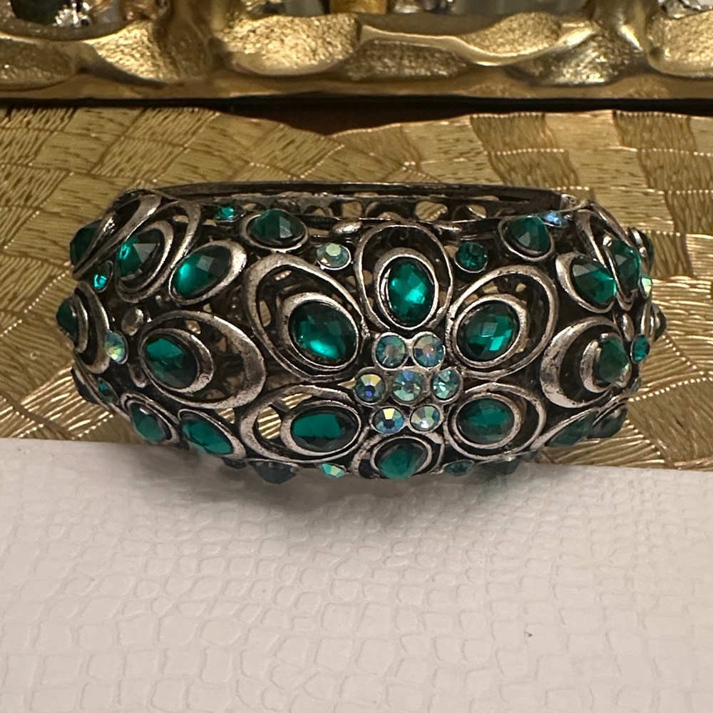 Vintage Style Green Gemstone Bracelet